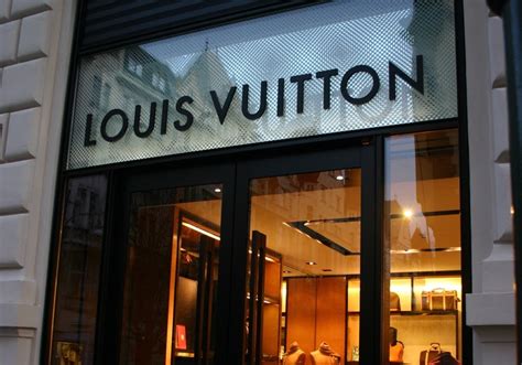 louis vuitton parizska 3.